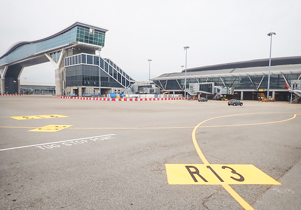 In preparation for the commissioning of Sky Bridge, Terminal 1 and T1 Satellite Concourse parking stand and boarding gate renumbering was completed in March 2021.