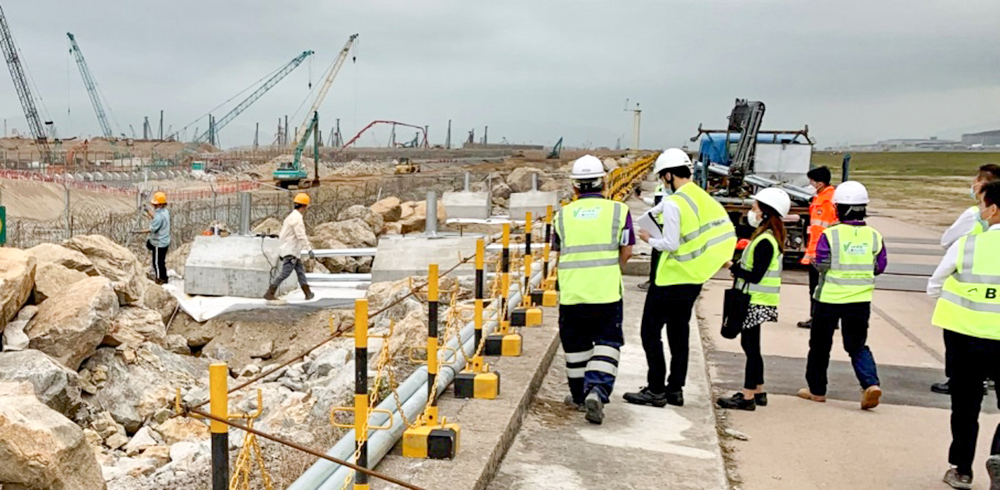 APSD officers inspected the reclamation filling adjacent to existing northern seawall at the Hong Kong International Airport.